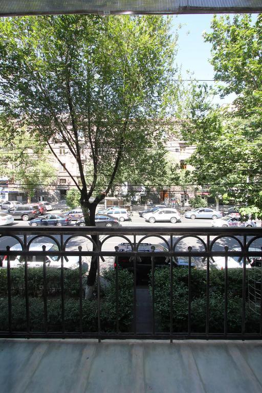 Studio With Balcony On Sayat Nova Avenue Erivan Exterior foto
